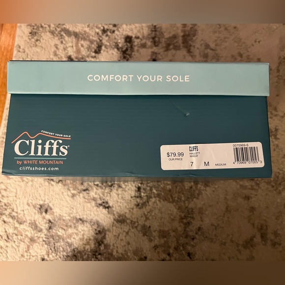 Cliffs by White Mountain Hallett Bootie - Picture 8 of 9